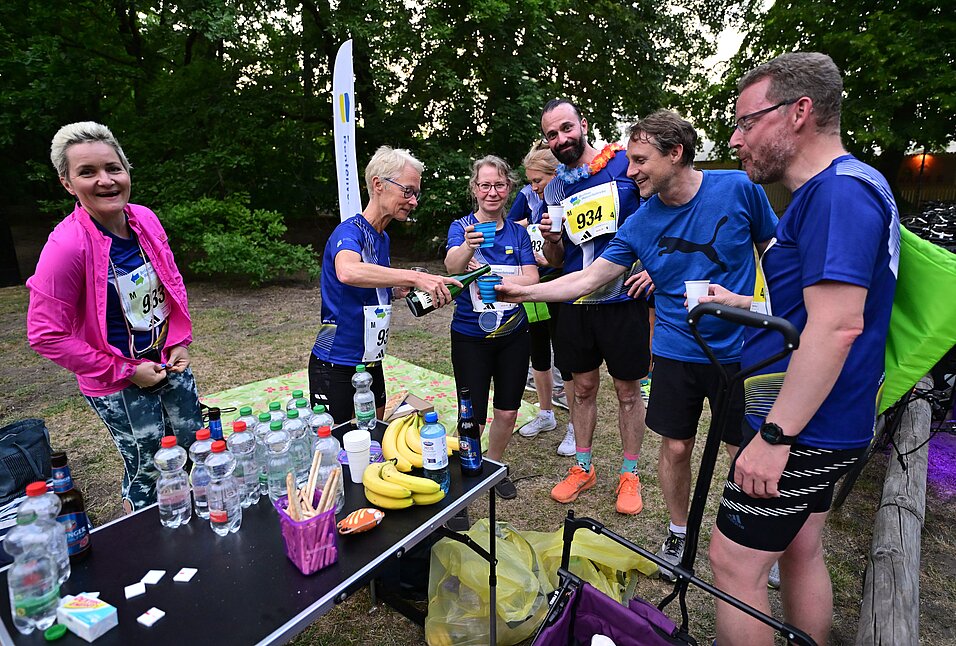 Auch 2023 genossen die Teilnehmenden das gemeinsame Picknick vor und nach dem Start @ SCC EVENTS /Petko Beier